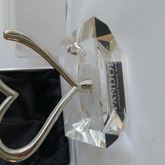 Limited Edition Pandora Unforgettable Moments Crystal Heart Jewelry Stand Holder - Picture 3 of 4